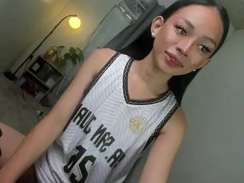Snapshot of Mysterious_tgirl chatting on August 3, 2026, 12:19 am Mysterious tgirl online show from August 3, 2026, 12:19 am