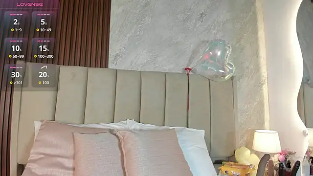  Cris Spicy  online show from April 6, 2026, 7:26 pm