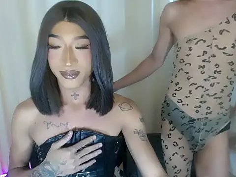 Snapshot of The_Fucking_Dolls chatting on July 17, 2026, 5:54 pm The Fucking Dolls online show from July 17, 2026, 5:54 pm