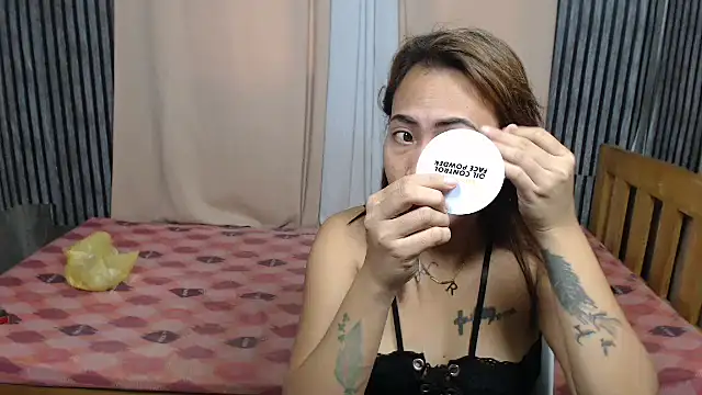 Snapshot of joanpetite chatting on October 21, 2025, 1:38 am joanpetite online show from October 21, 2025, 1:38 am