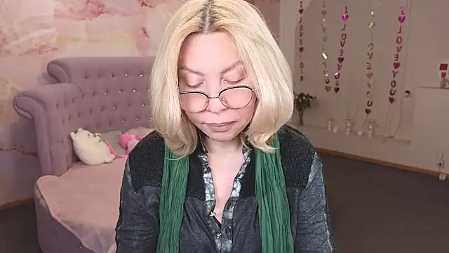 Wendy Waves online show from October 4, 2025, 10:50 am