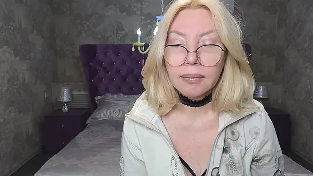 Wendy Waves online show from December 4, 2025, 11:53 am