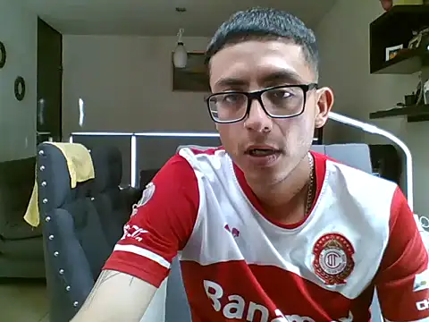 Jaleale33 online show from April 10, 2026, 4:25 pm