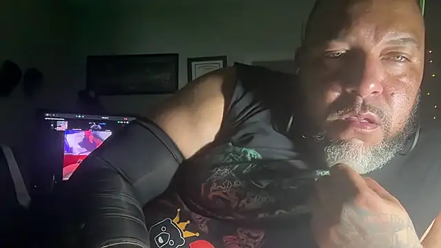 Snapshot of TheGreenEyedBear chatting on August 1, 2026, 5:27 am TheGreenEyedBear online show from August 1, 2026, 5:27 am