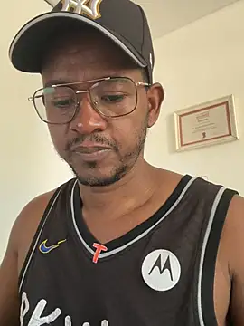 Snapshot of AndyCalifornia1 chatting on July 14, 2026, 3:18 pm AndyCalifornia1 online show from July 14, 2026, 3:18 pm