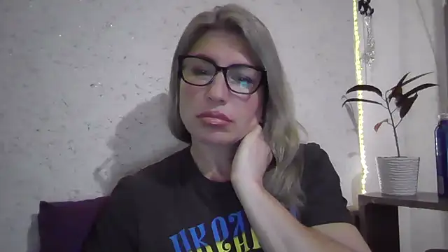 Snapshot of fox_red_lady7 chatting on January 9, 2026, 4:47 pm fox red lady7 online show from January 9, 2026, 4:47 pm