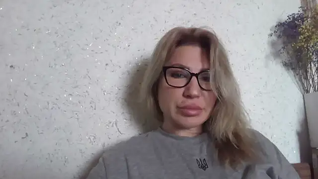 fox red lady7 online show from March 7, 2026, 7:15 am