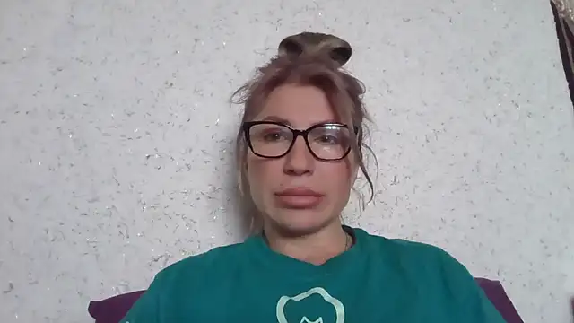 Snapshot of fox_red_lady7 chatting on February 21, 2026, 9:00 am fox red lady7 online show from February 21, 2026, 9:00 am