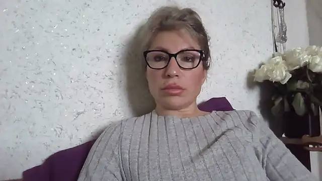 Snapshot of fox_red_lady7 chatting on February 1, 2026, 9:51 am fox red lady7 online show from February 1, 2026, 9:51 am