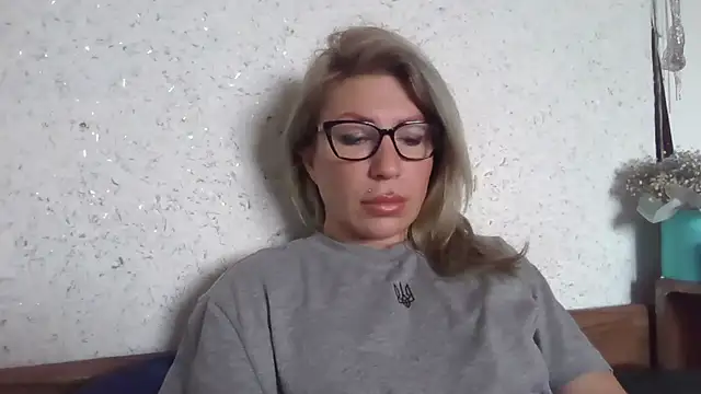 Snapshot of fox_red_lady7 chatting on January 13, 2026, 8:40 am fox red lady7 online show from January 13, 2026, 8:40 am