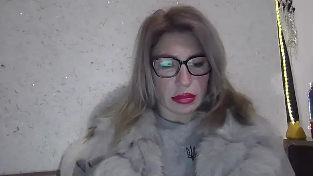 Snapshot of fox_red_lady7 chatting on February 12, 2026, 3:34 pm fox red lady7 online show from February 12, 2026, 3:34 pm