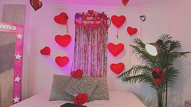 Snapshot of LUNAA___ chatting on February 13, 2026, 3:50 am LUNAA online show from February 13, 2026, 3:50 am