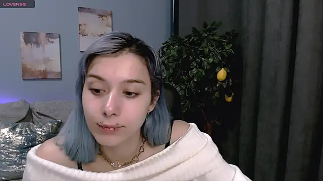 SophieAsh online show from September 28, 2025, 3:41 pm