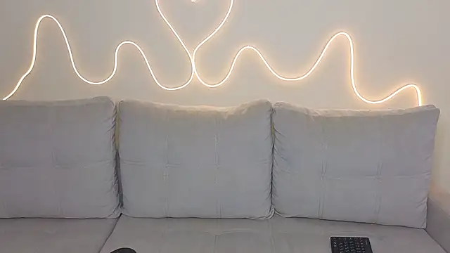 KathrynBrooks online show from September 25, 2025, 3:07 pm