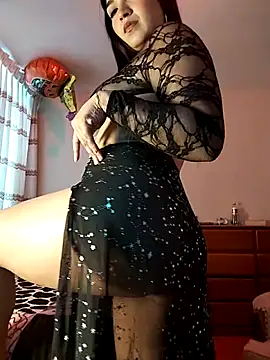 FallsForHerSmile online show from November 8, 2025, 6:44 pm