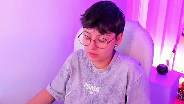 Nathaly ds online show from March 25, 2026, 7:35 pm