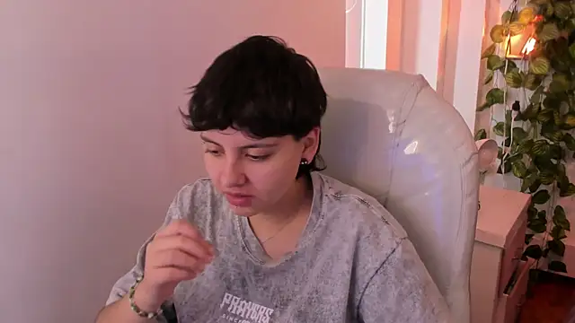 Nathaly ds online show from April 12, 2026, 5:27 pm