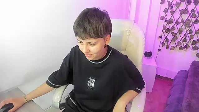 Nathaly ds online show from February 27, 2026, 8:41 pm