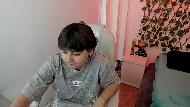 Nathaly ds online show from January 7, 2026, 7:08 pm