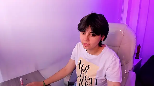 Nathaly ds online show from February 19, 2026, 7:22 pm