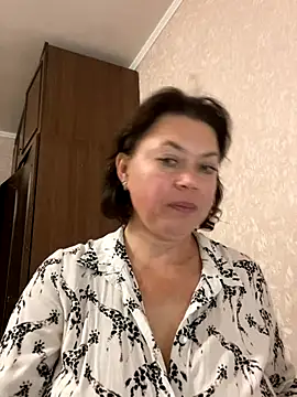 Kiravix online show from October 9, 2025, 5:02 pm