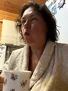 Kiravix online show from September 28, 2025, 4:47 pm