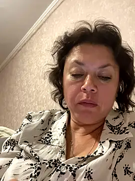 Kiravix online show from October 17, 2025, 3:58 pm