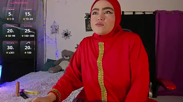 Snapshot of MarianFadel chatting on October 24, 2025, 12:37 pm MarianFadel online show from October 24, 2025, 12:37 pm