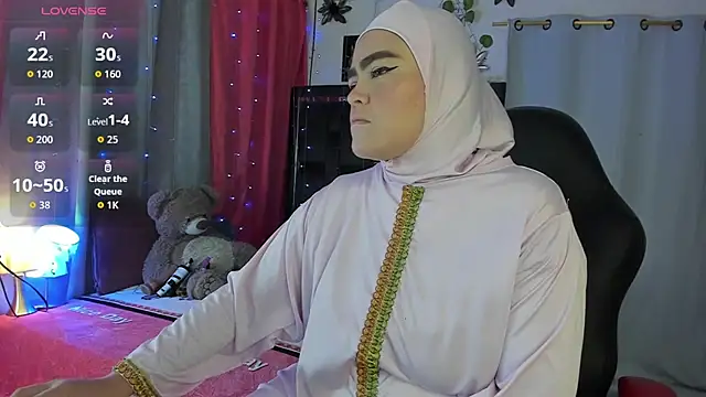 Snapshot of MarianFadel chatting on December 18, 2025, 12:42 pm MarianFadel online show from December 18, 2025, 12:42 pm