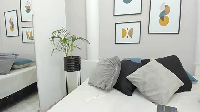 dakota roussee online show from November 6, 2025, 12:31 pm