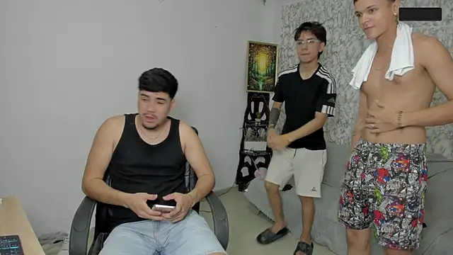 Snapshot of maxxis_eli chatting on November 3, 2025, 4:39 am maxxis eli online show from November 3, 2025, 4:39 am