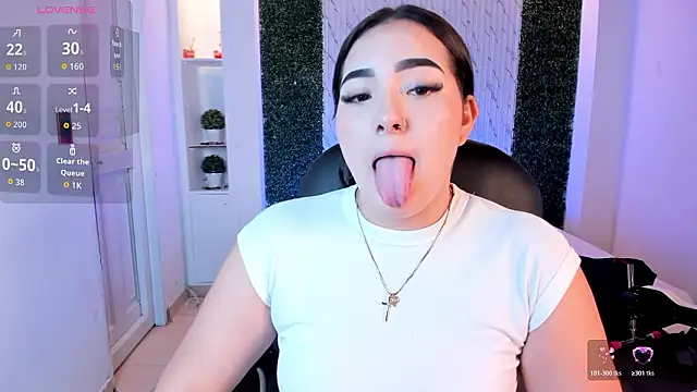 Snapshot of sofiacaramel chatting on February 14, 2026, 11:10 am sofiacaramel online show from February 14, 2026, 11:10 am