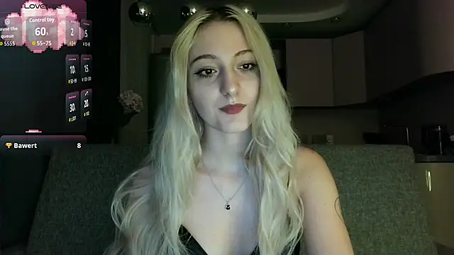 white liillyy online show from September 9, 2025, 9:57 pm