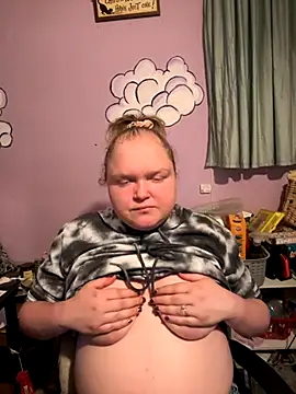 Snapshot of KadiSparkle chatting on November 1, 2025, 11:53 pm KadiSparkle online show from November 1, 2025, 11:53 pm