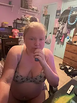 Snapshot of KadiSparkle chatting on November 11, 2025, 3:56 am KadiSparkle online show from November 11, 2025, 3:56 am