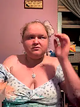 Snapshot of KadiSparkle chatting on September 30, 2025, 2:39 am KadiSparkle online show from September 30, 2025, 2:39 am