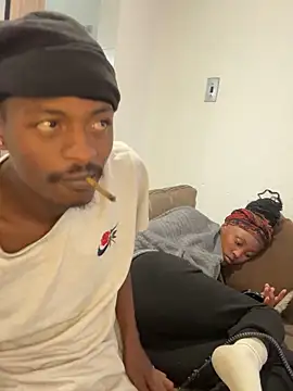 Snapshot of AllDayBbC chatting on October 21, 2025, 3:33 pm AllDayBbC online show from October 21, 2025, 3:33 pm