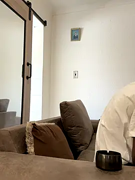 Snapshot of AllDayBbC chatting on December 4, 2025, 1:32 pm AllDayBbC online show from December 4, 2025, 1:32 pm