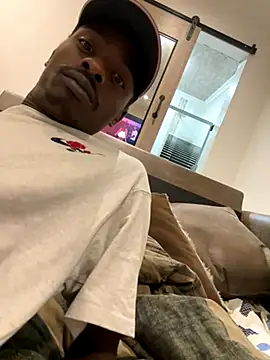 Snapshot of AllDayBbC chatting on November 22, 2025, 9:13 pm AllDayBbC online show from November 22, 2025, 9:13 pm