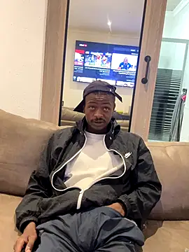 Snapshot of AllDayBbC chatting on October 22, 2025, 11:09 am AllDayBbC online show from October 22, 2025, 11:09 am