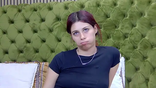 LunaHart online show from October 18, 2025, 7:05 pm