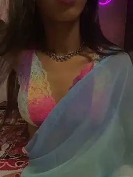 Snapshot of Desire_Zoya chatting on November 13, 2025, 6:45 pm Desire Zoya online show from November 13, 2025, 6:45 pm