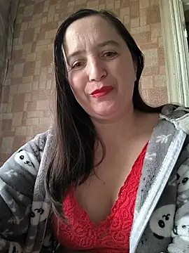 Snapshot of EvelinCutex chatting on March 3, 2026, 10:33 am EvelinCutex online show from March 3, 2026, 10:33 am