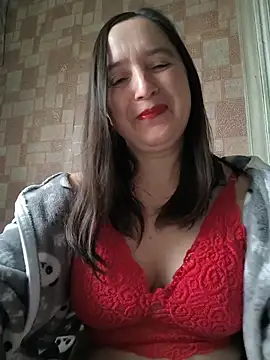 Snapshot of EvelinCutex chatting on February 14, 2026, 8:25 am EvelinCutex online show from February 14, 2026, 8:25 am