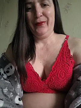 Snapshot of EvelinCutex chatting on February 24, 2026, 7:42 am EvelinCutex online show from February 24, 2026, 7:42 am