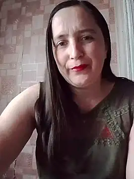 Snapshot of EvelinCutex chatting on June 1, 2026, 10:37 am EvelinCutex online show from June 1, 2026, 10:37 am