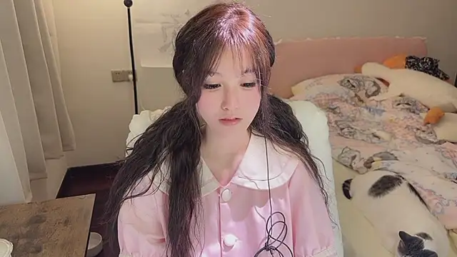 FuFu-puff online show from November 22, 2025, 2:49 pm