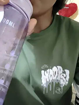 RAYI Queen 2 online show from February 15, 2026, 9:47 pm