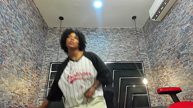 Snapshot of WILD_FIREE_ chatting on February 19, 2026, 7:22 pm WILD FIREE online show from February 19, 2026, 7:22 pm