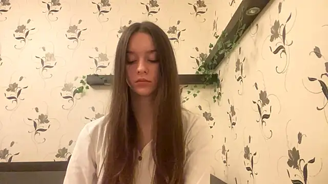 Snapshot of AshleyEady chatting on October 2, 2025, 9:18 pm AshleyEady online show from October 2, 2025, 9:18 pm